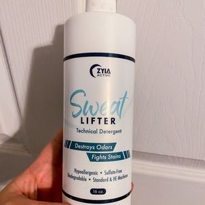 ZYIA Sweat Lifter Technical Detergent